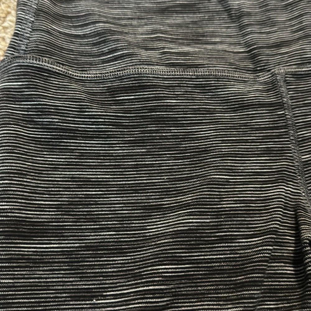 Lululemon Align never worn - Picture 3 of 5